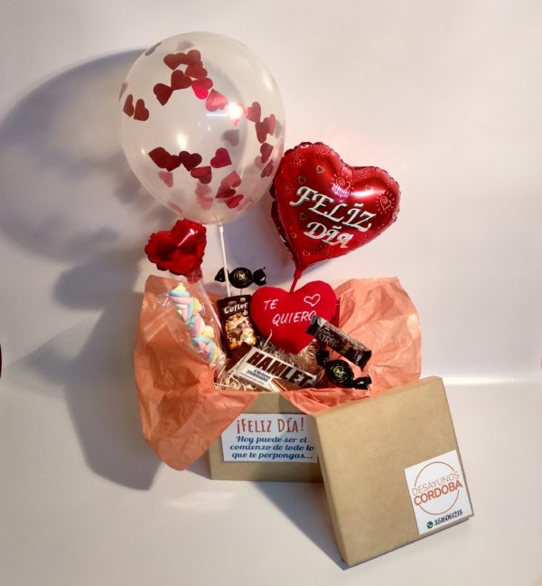 Caja sorpresa de madera con chocolates, globos y peluches para regalar en Córdoba Capital